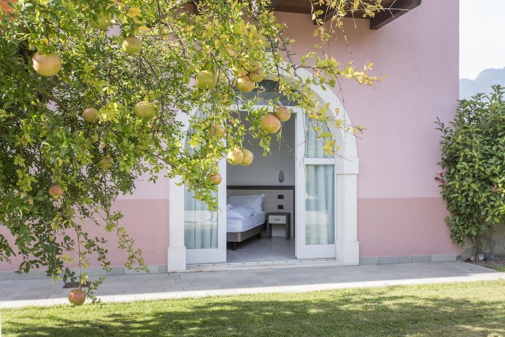 Residence La Vigna Arco Luaran gambar